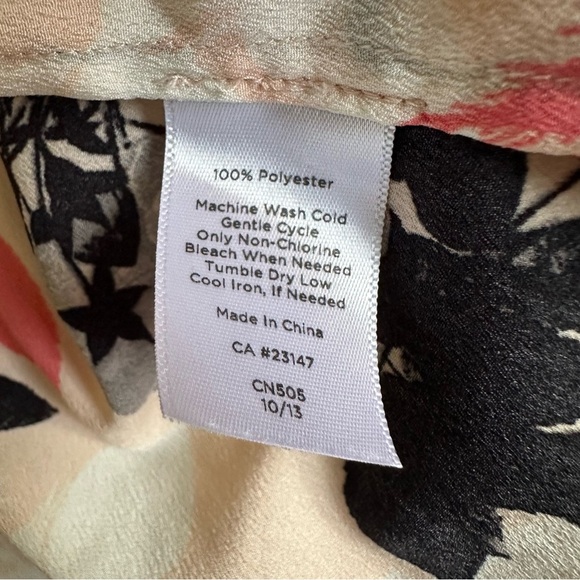 Talbots Womens AOP Floral Cut Out Short Sleeve Pullover Top Size S Career - Picture 9 of 9